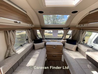 Swift Fairway Platinum 880 2021